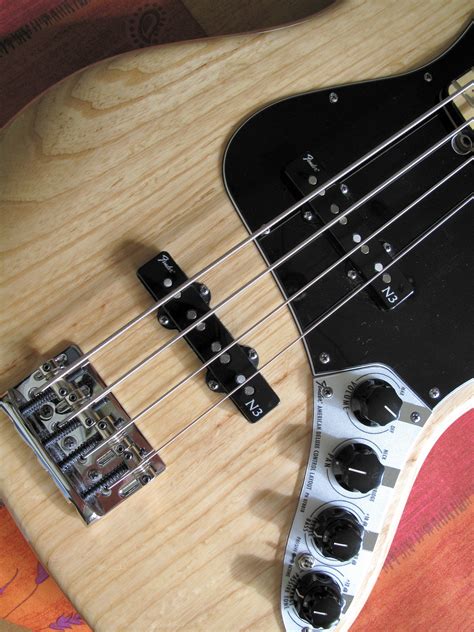 Fender American Deluxe Jazz Bass review .